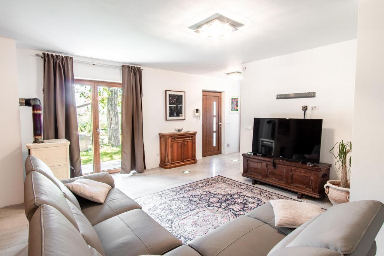Villa Hermes Art Dutovlje Luaran gambar