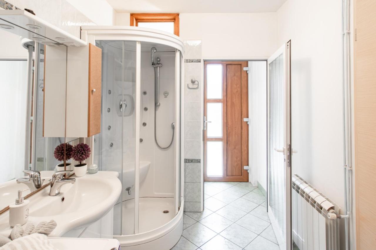 Villa Hermes Art Dutovlje Luaran gambar