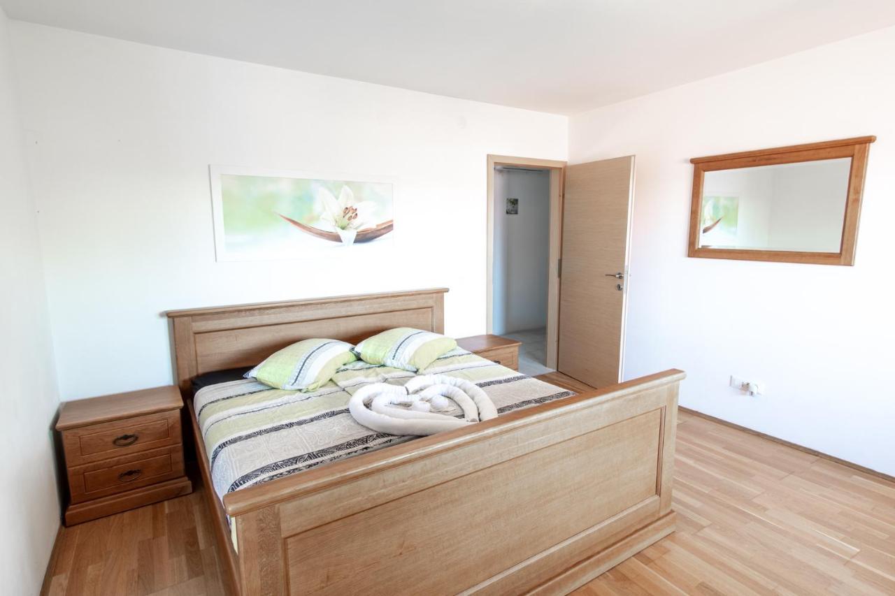 Villa Hermes Art Dutovlje Luaran gambar